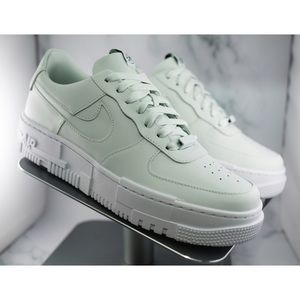 Nike Air Force 1 Pixel Ghost Aqua Size 9.5W Pastel
